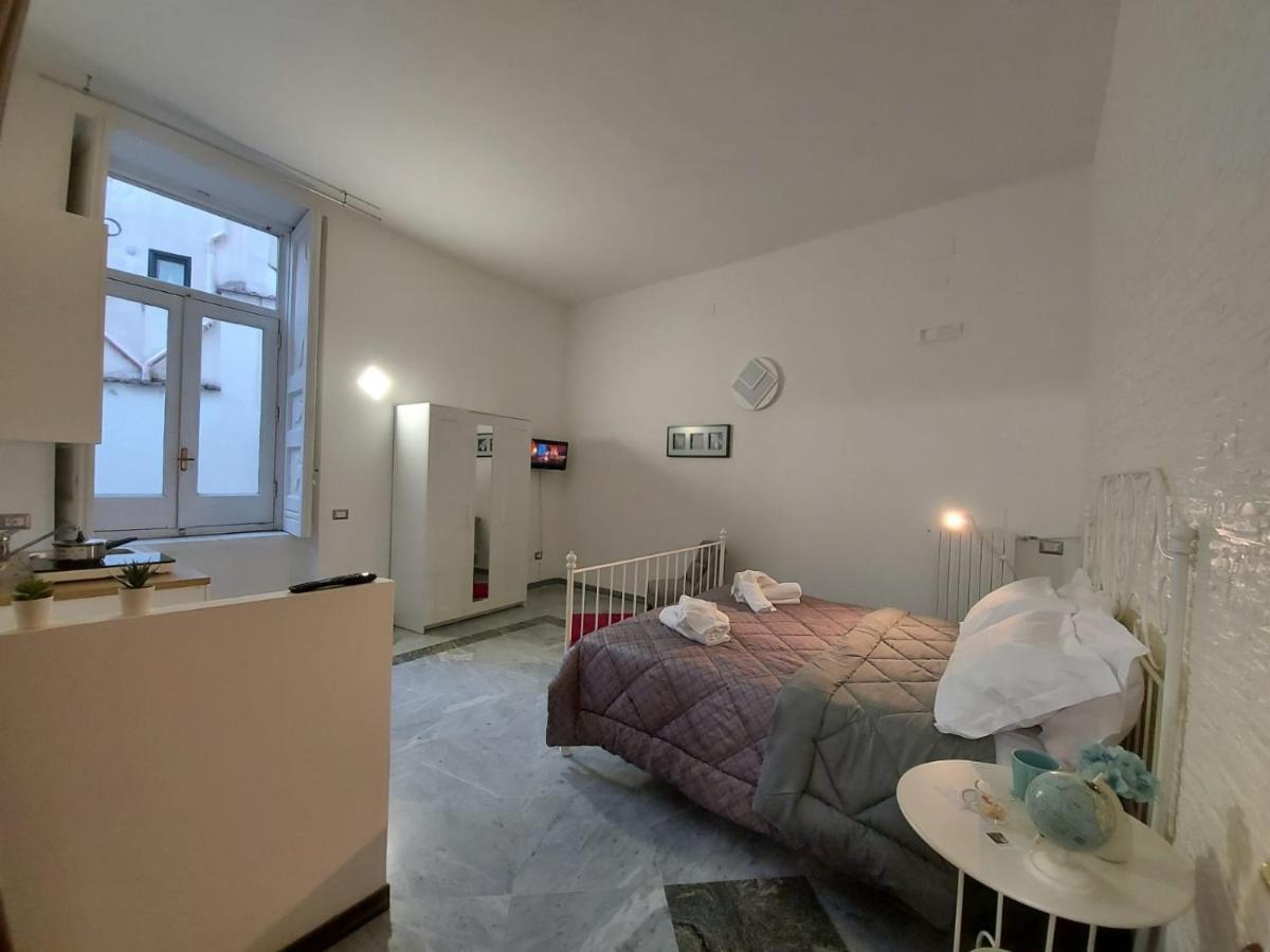 살레르노 Le Ginestre In Centro B&B 외부 사진