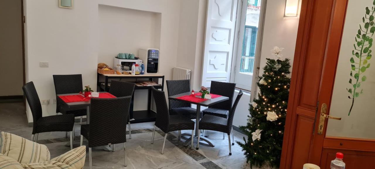 살레르노 Le Ginestre In Centro B&B 외부 사진