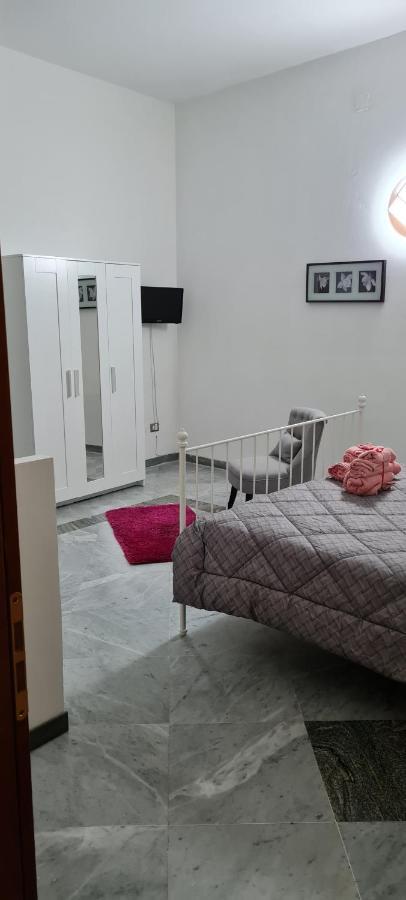 살레르노 Le Ginestre In Centro B&B 외부 사진
