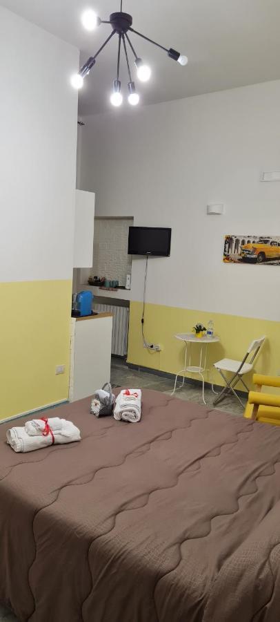 살레르노 Le Ginestre In Centro B&B 외부 사진