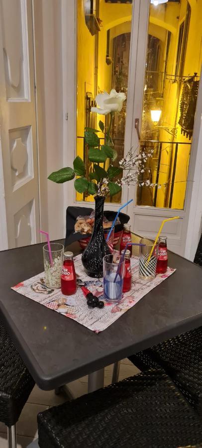 살레르노 Le Ginestre In Centro B&B 외부 사진