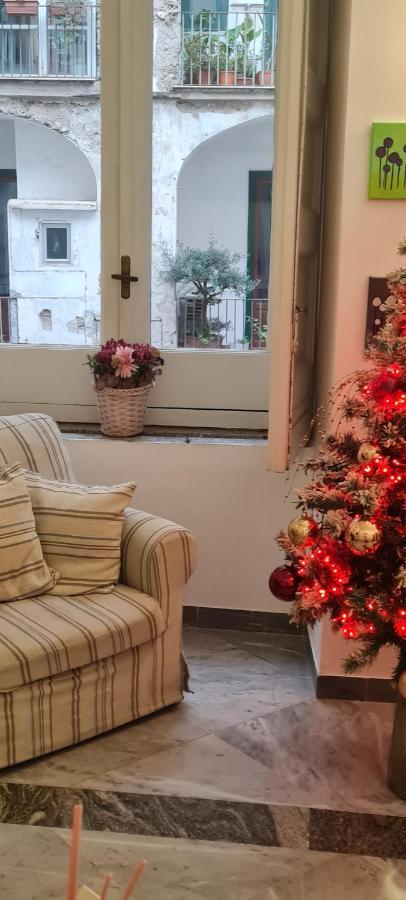 살레르노 Le Ginestre In Centro B&B 외부 사진