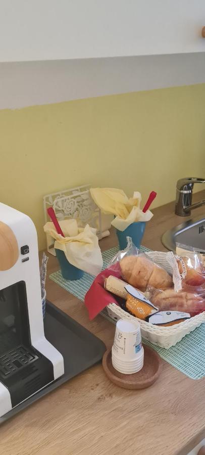 살레르노 Le Ginestre In Centro B&B 외부 사진